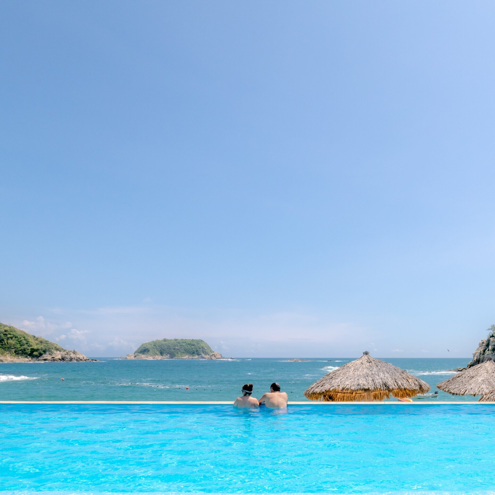 Tropical Infinity Pool